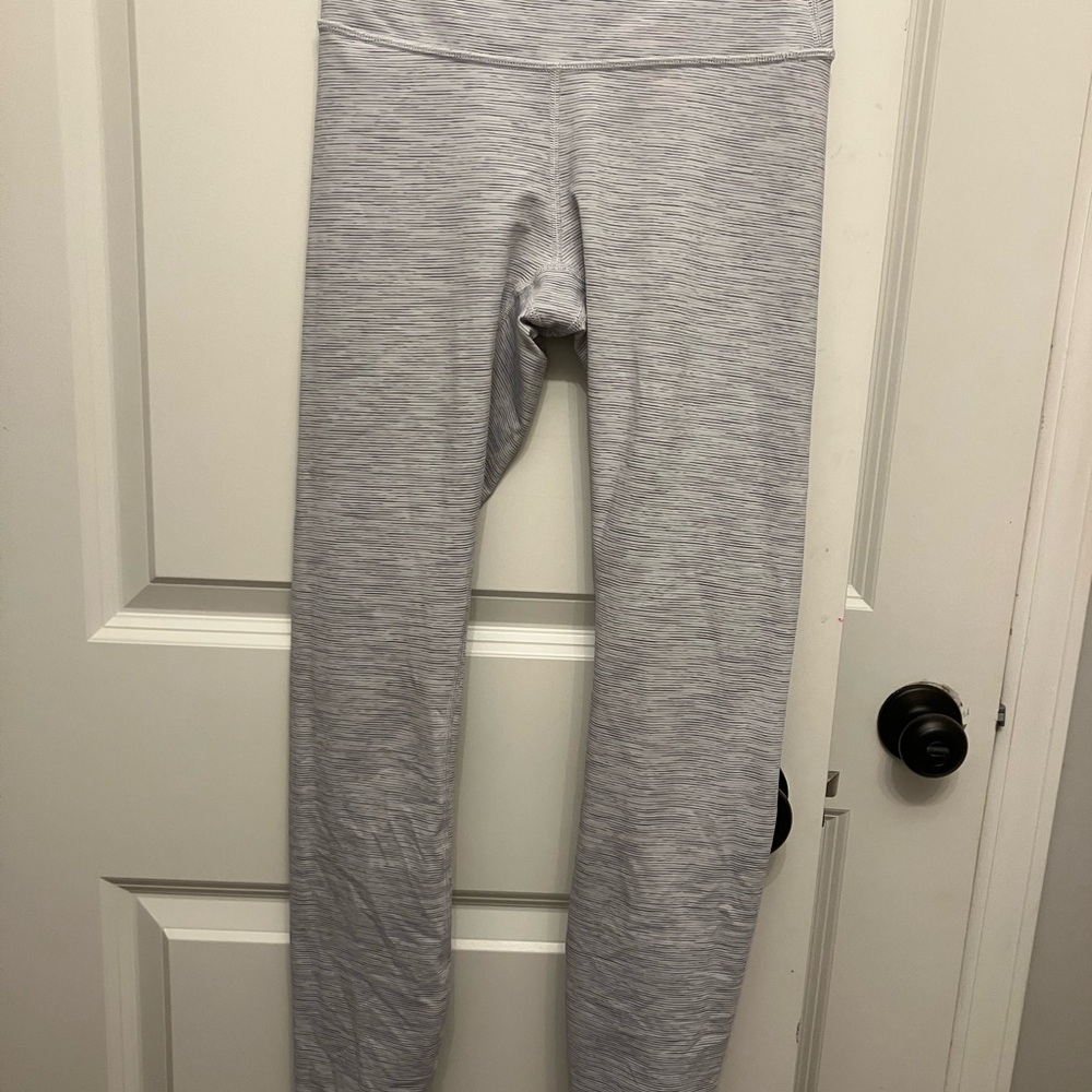 Lululemon Gray Heather Leggings with Elastic Waistband